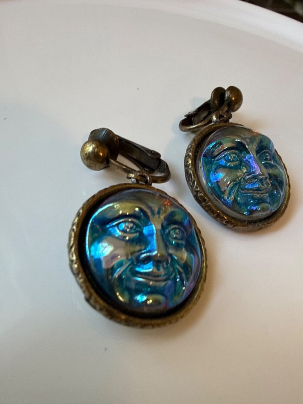 Grandmother’s Buttons Vintage Earrings Czech Art Glass Man In The Moon Clip-On - Picture 6 of 6